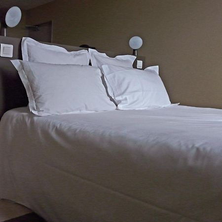 Hotel Courtille De Solutre エクステリア 写真