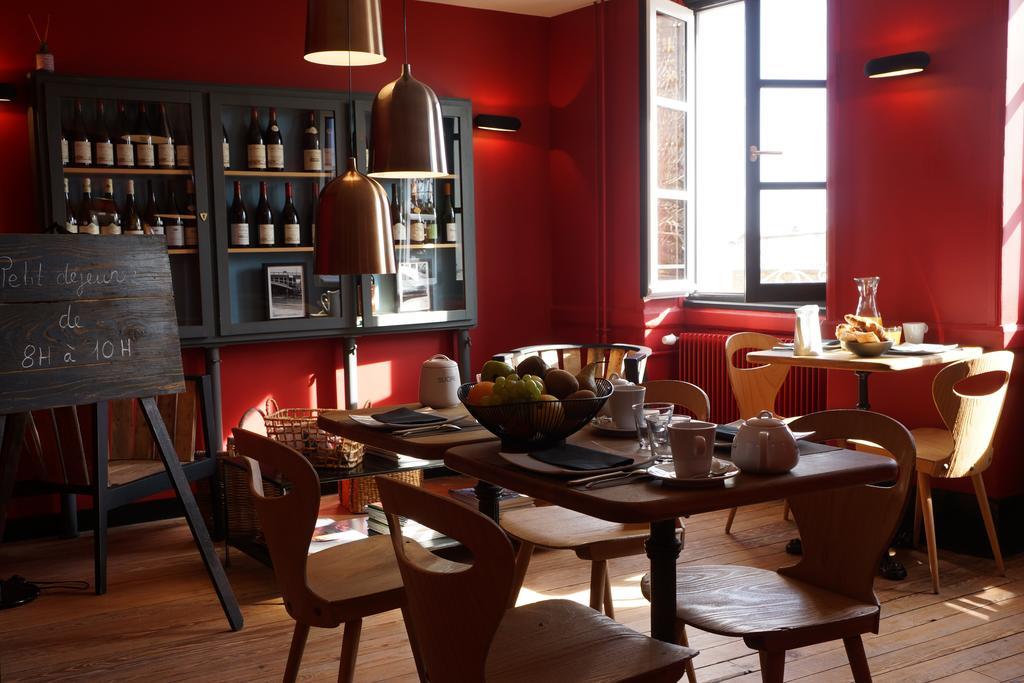 Hotel Courtille De Solutre エクステリア 写真