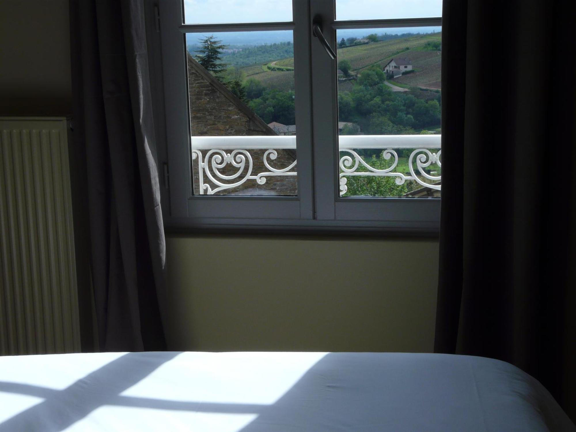 Hotel Courtille De Solutre エクステリア 写真